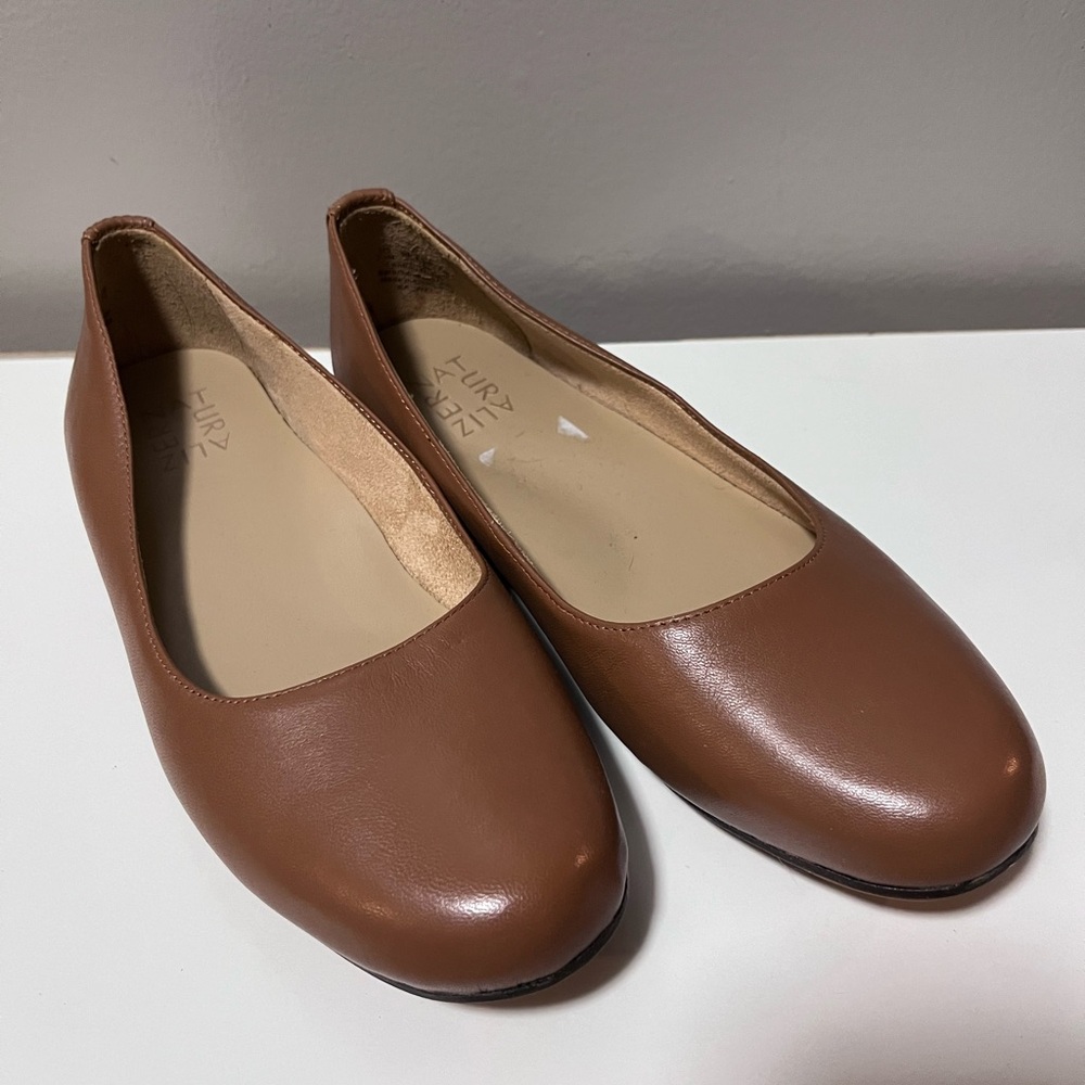Genuine Leather Naturalizer Flats